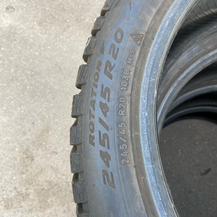 Pirelli Scorpion Ice Zero 2 245/45/20