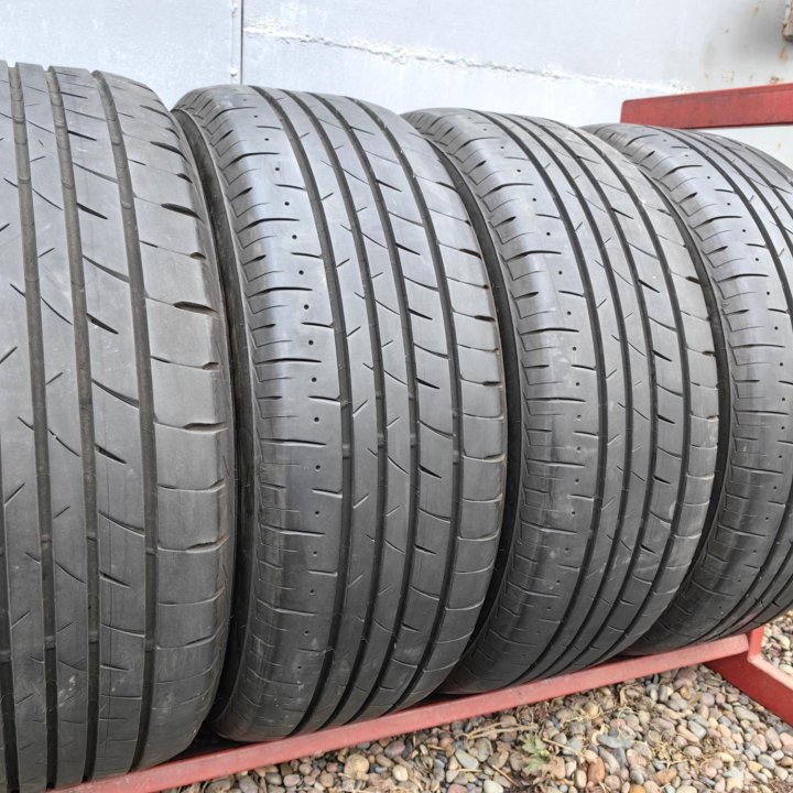 Комплект Bridgestone Playz PX-RV II 235/55 R18 