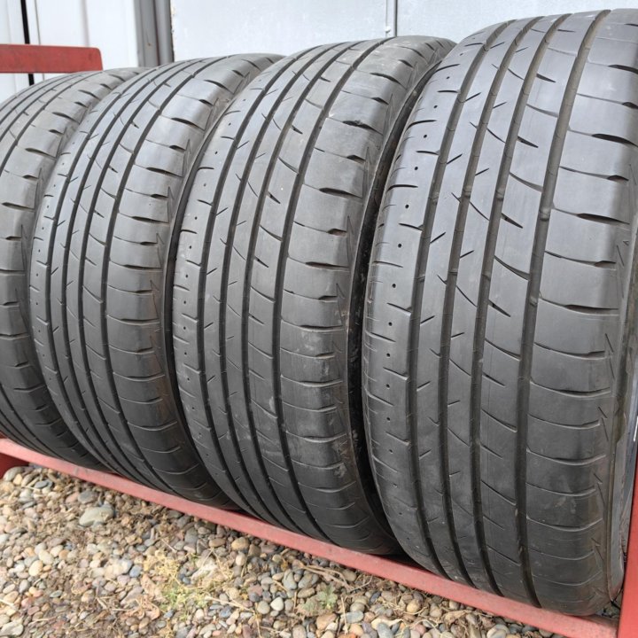 Комплект Bridgestone Playz PX-RV II 235/55 R18 