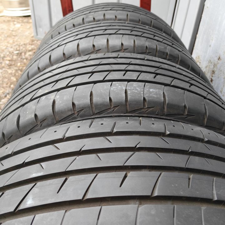 Комплект Bridgestone Playz PX-RV II 235/55 R18 