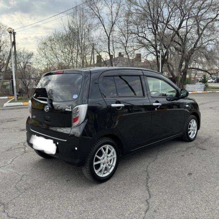 Daihatsu Mira e:S, 2013