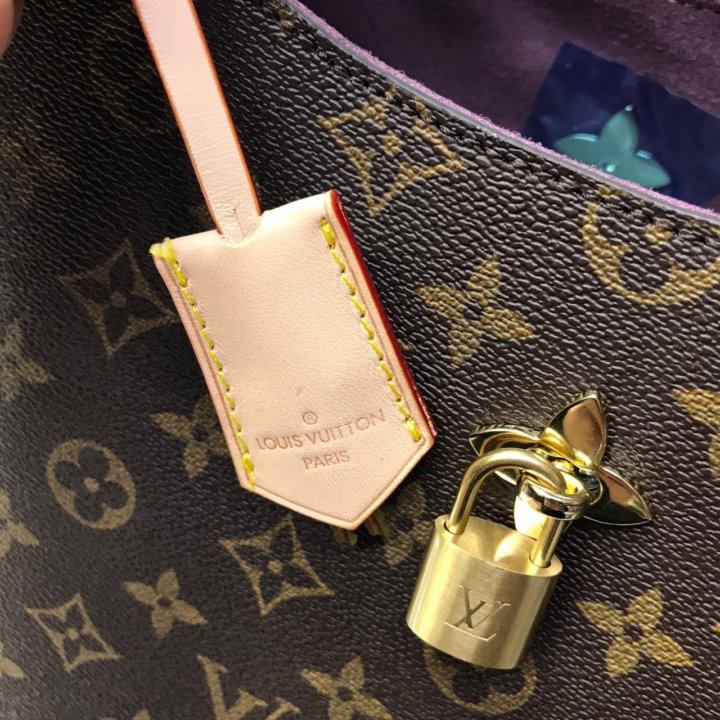 Сумка Louis Vuitton