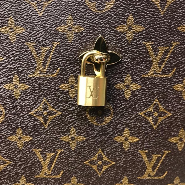 Сумка Louis Vuitton