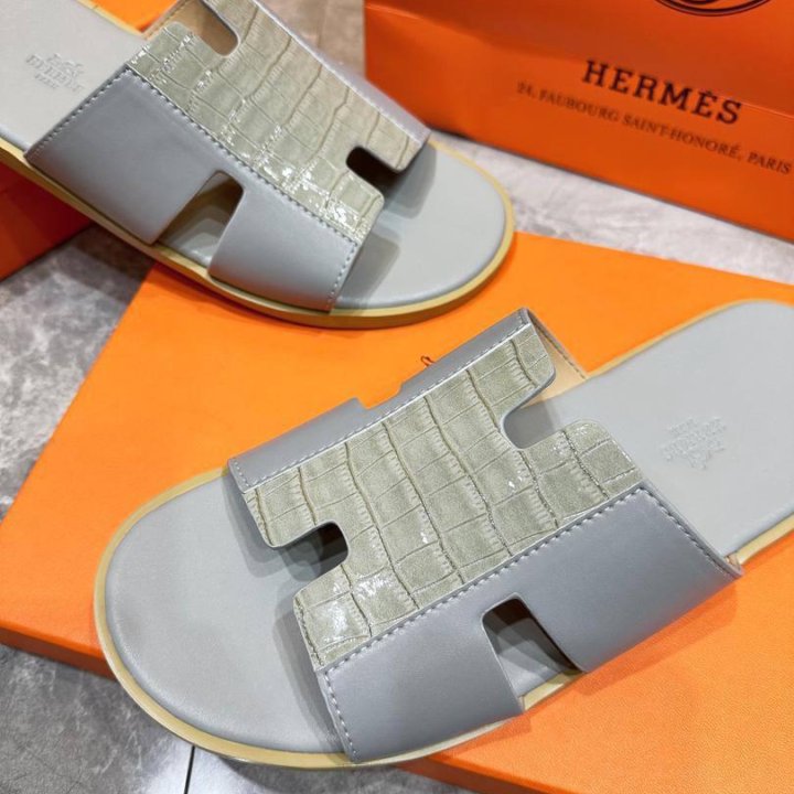 Шлепанци Hermes