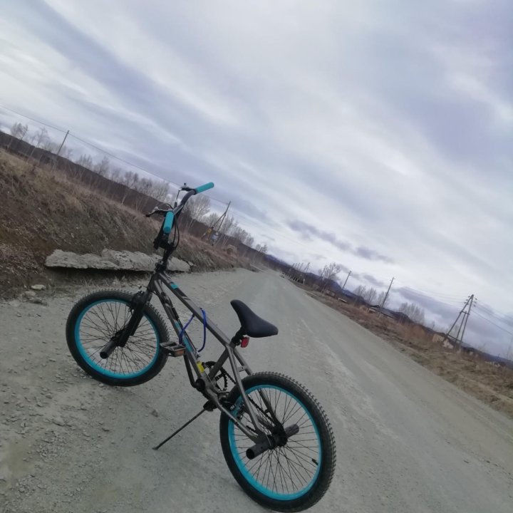 Трюковой велосипед BMX