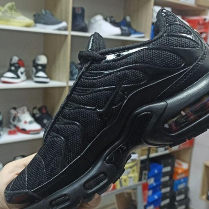 Кроссовки Nike Air Max Tn Plus