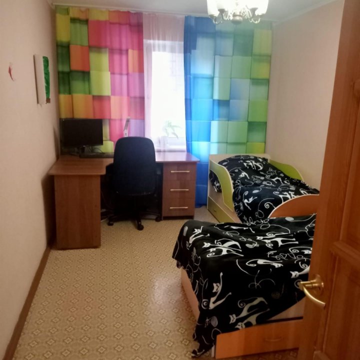 Стол компьютерный