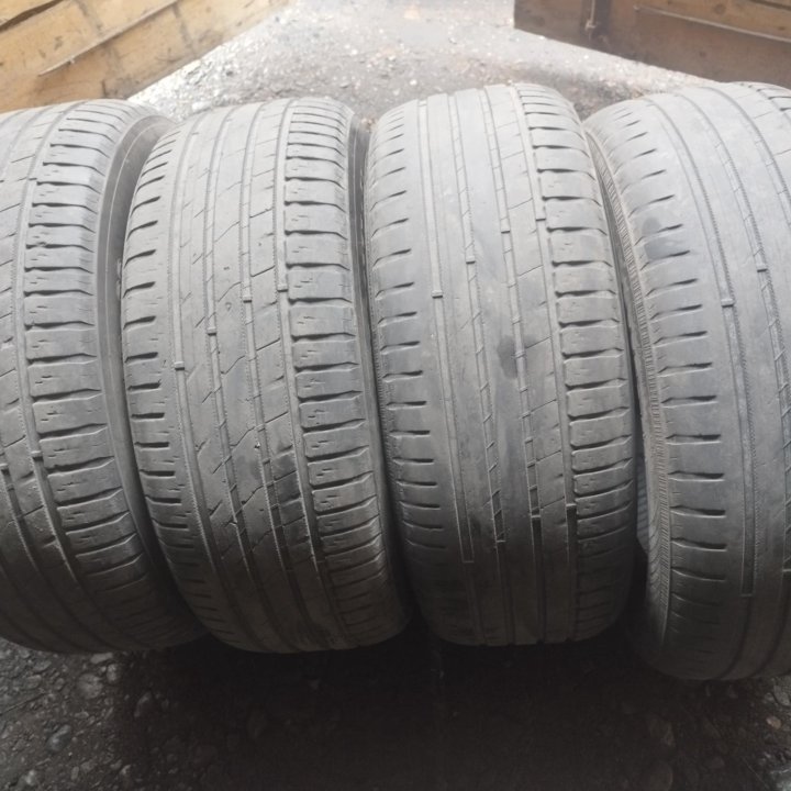 Nokian (лето) 215/60 R16