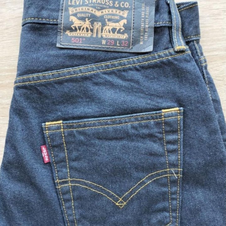 Оригинальные джинсы Levi's