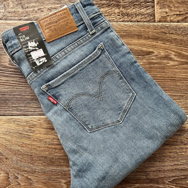 Джинсы Levi’s 712 28/32