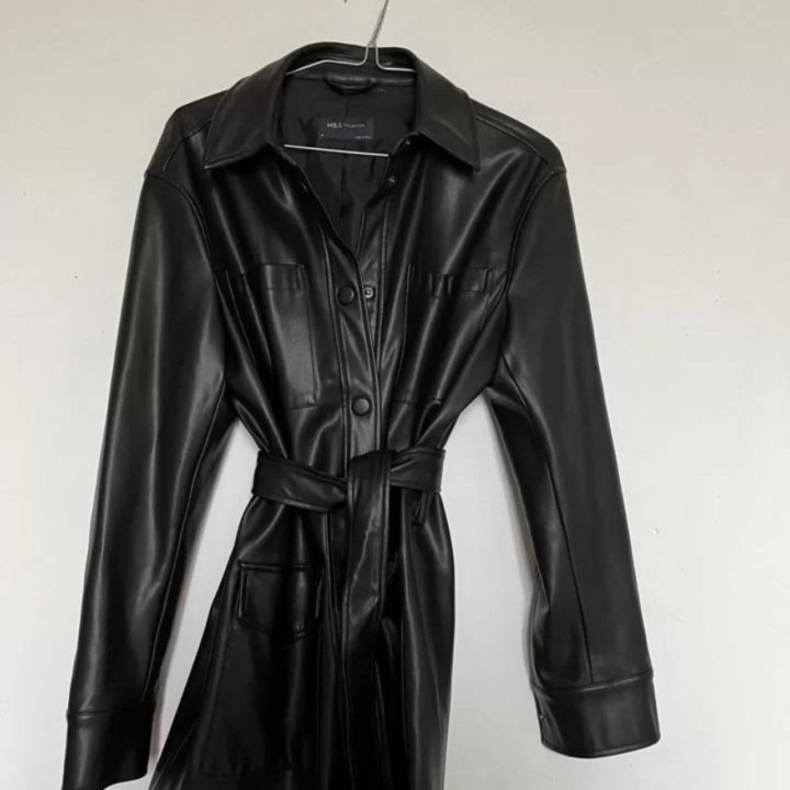 Кожаная куртка удлиненная с поясом черная