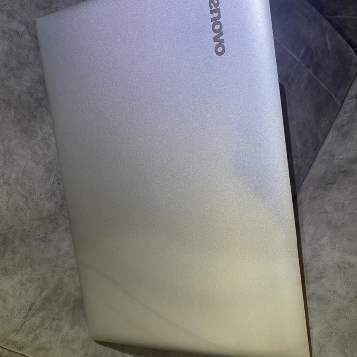 Игровой ноутбук Lenovo