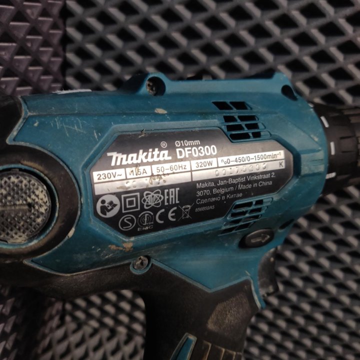 Шуруповёрт сетевой Makita DF0300