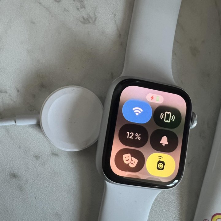Смарт-часы Apple Watch SE 2022 44mm Silver