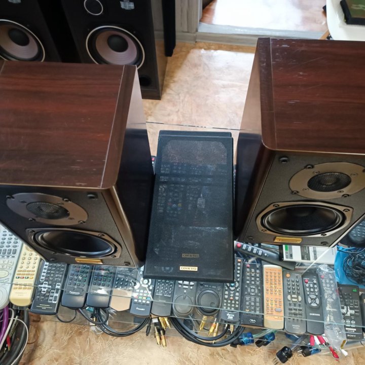 Полочная акустика ONKYO D 200II LIVERPOOL