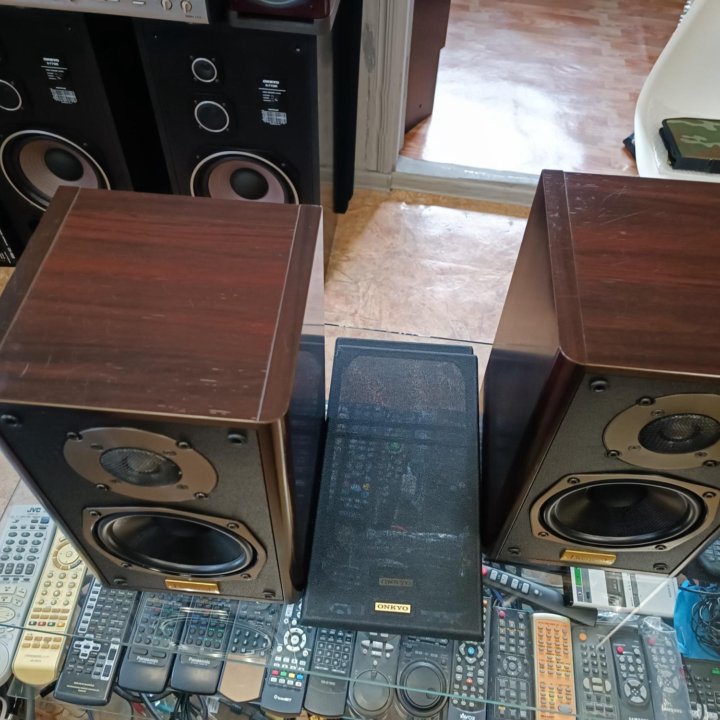 Полочная акустика ONKYO D 200II LIVERPOOL