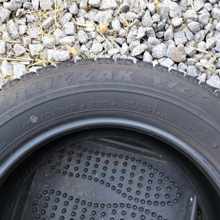 Bridgestone blizzak VRX 185/65 R15