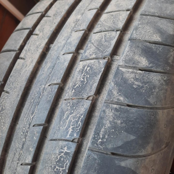 Goodyear Eagle F1 Asymmetric 3 SUV 235/65 R17 104V