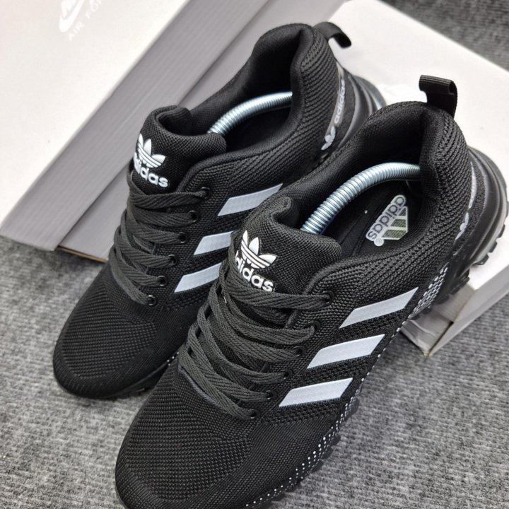 Кроссовки великан adidas