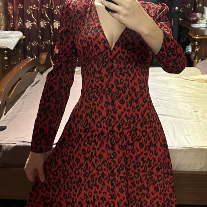 Платье Love Republic 42 красное леопард