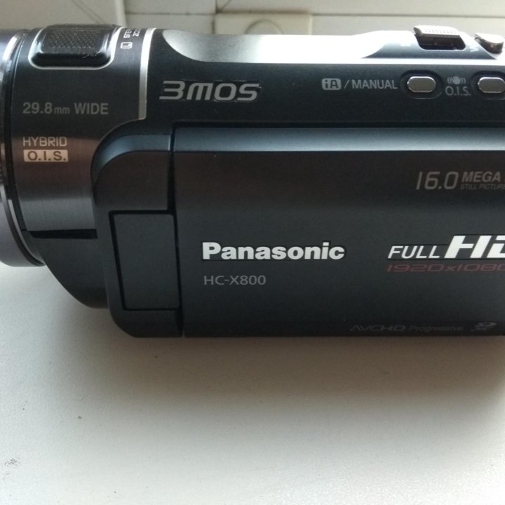 Видеокамера Panasonic HC-X800