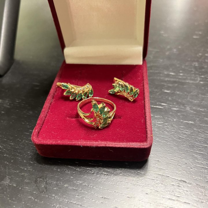 Комплект золотой-перстень с серёжками