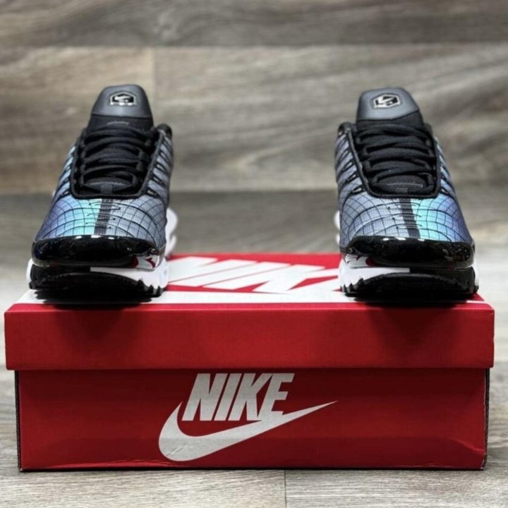 Кроссовки Nike Air Max Tn Plus