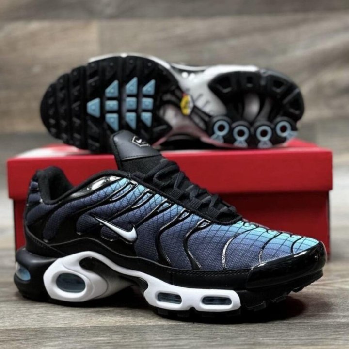 Кроссовки Nike Air Max Tn Plus