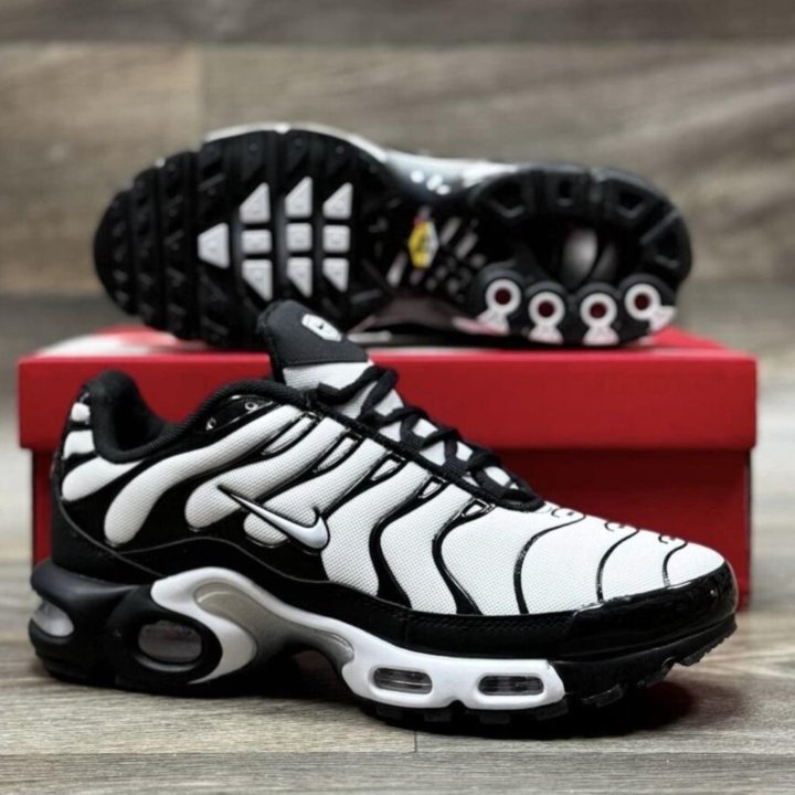 Кроссовки Nike Air Max Tn Plus