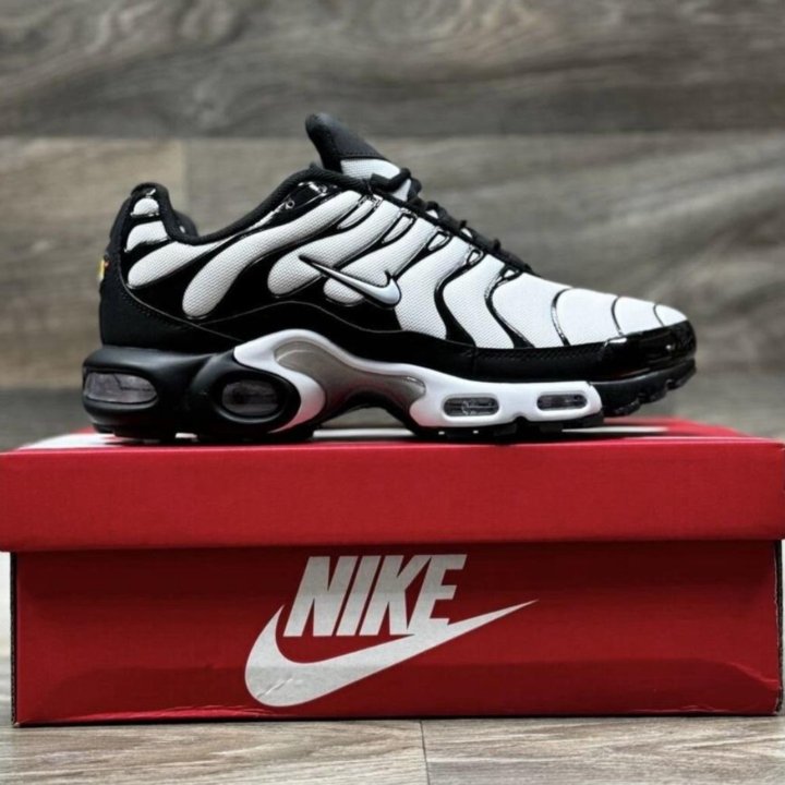 Кроссовки Nike Air Max Tn Plus