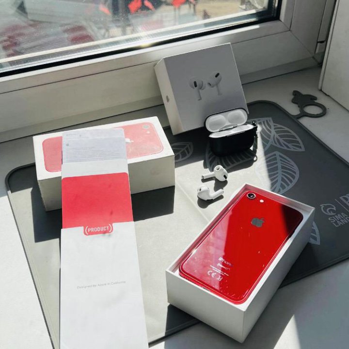iPhone 8 product red