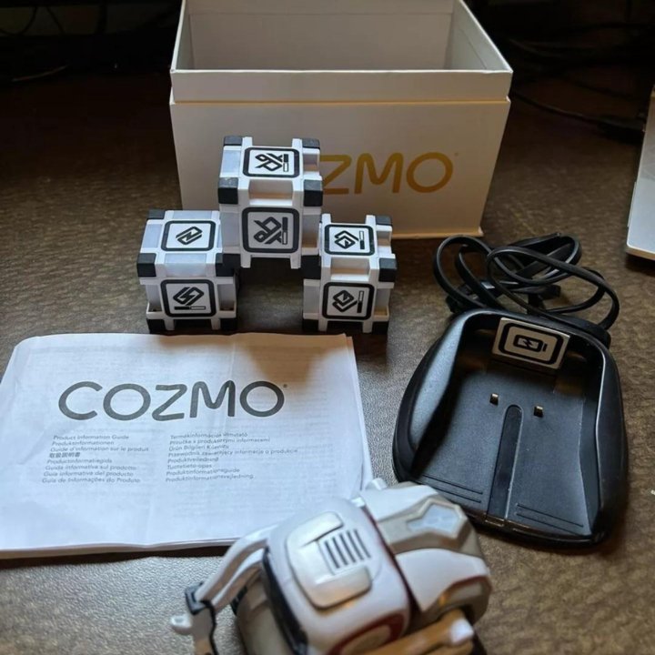 Робот Anki Cozmo