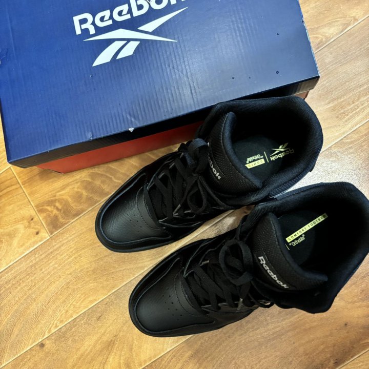 Кроссовки мужские Reebok 42 размер