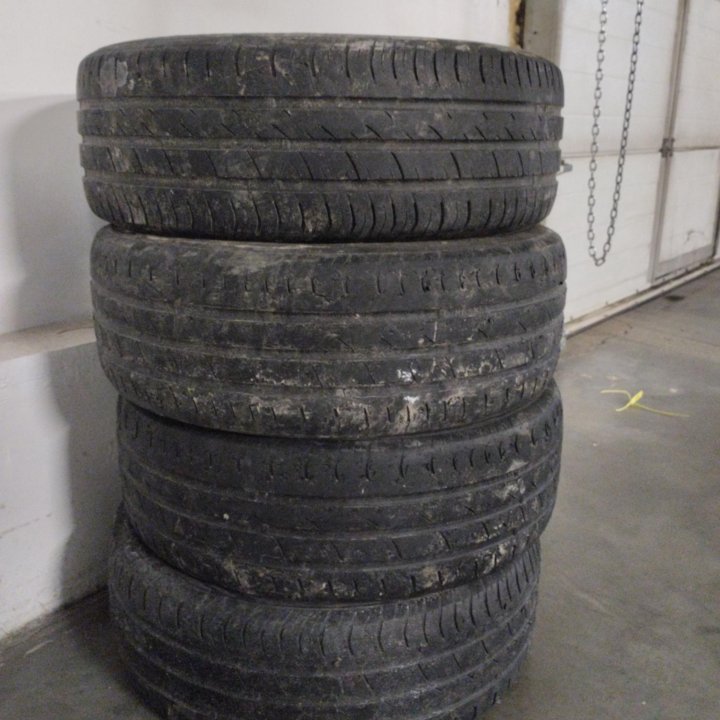 Комплект летних шин Viatti 205/60 R16