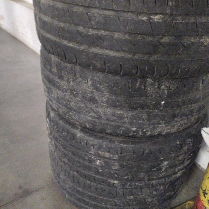 Комплект летних шин Viatti 205/60 R16