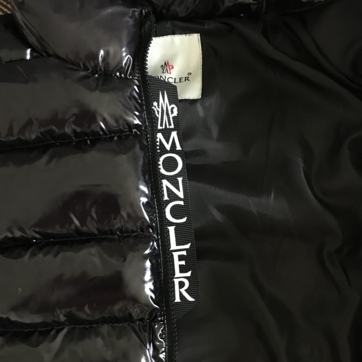 Жилетка безрукавка moncler