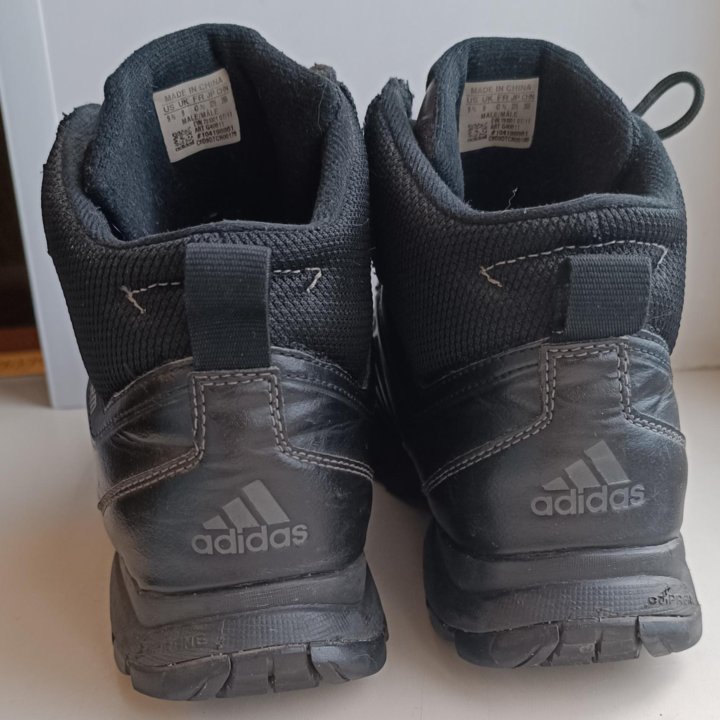 Ботинки Adidas