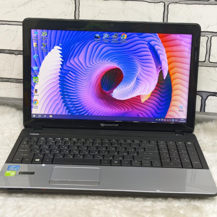 Packard Bell / i7-3610QM / GF710M /9GB /SSD+HDD