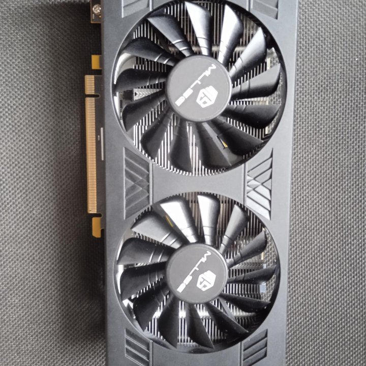 Radeon RX 580. 8 гб.