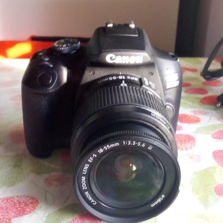 Canon EOS 2000D kit 18-55mm DC 24.1 MP/6000x4000