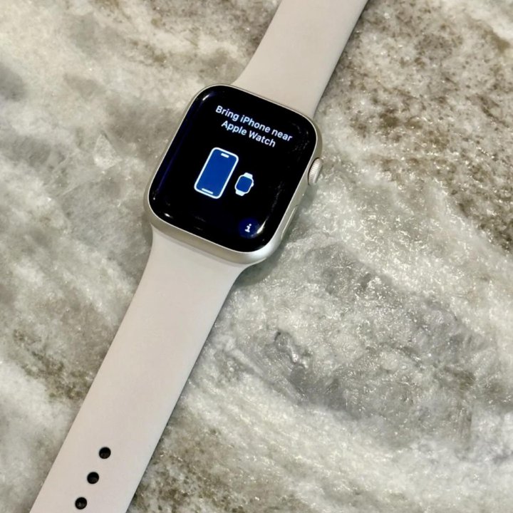 Apple Watch 8 Starlight 45 мм