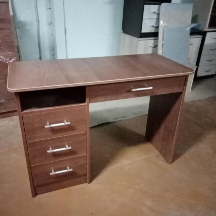 стол письменный.