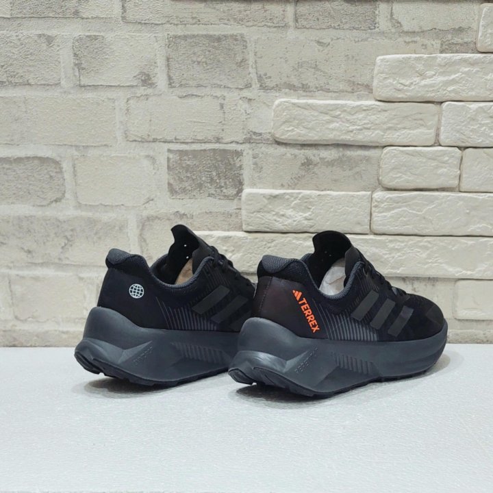 Кроссовки Adidas Terrex