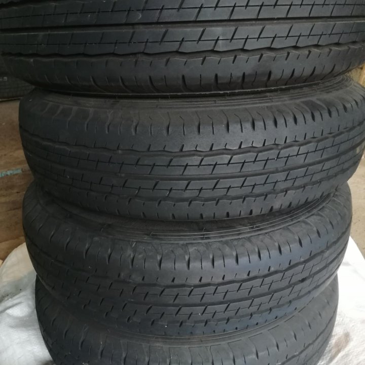 Колёса на 14: шины DUNLOP 155/80R14 с дисками, б/п