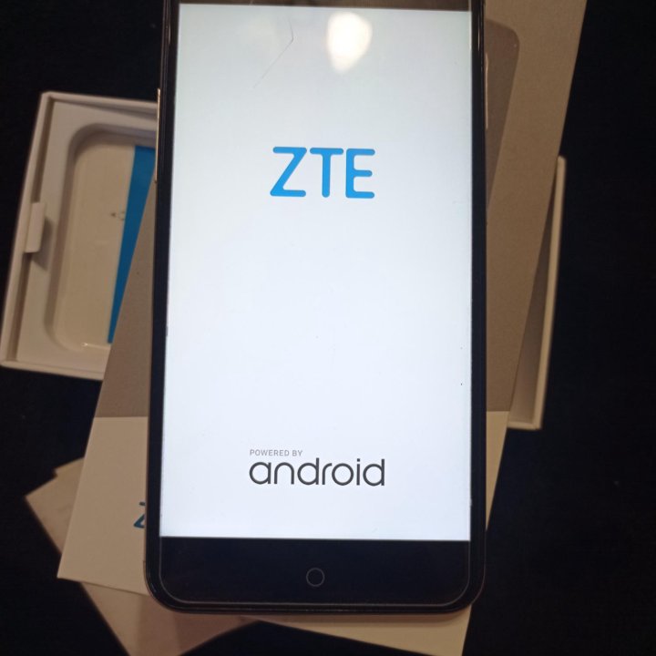 Телефон ZTE Blade V7