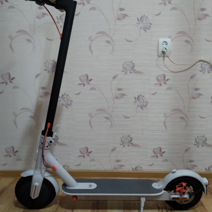 Электросамокат Xiaomi Mi Electric Scooter 3 серый