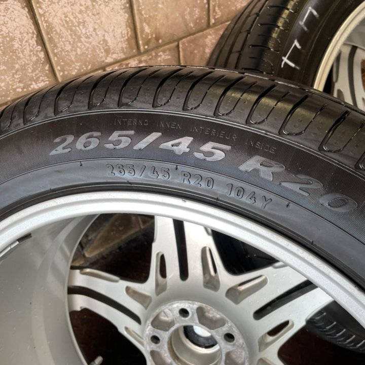 R20 Rays Versus Variance V.V.5.2S + Pirelli 265/45