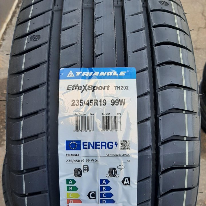 235/45 R19 