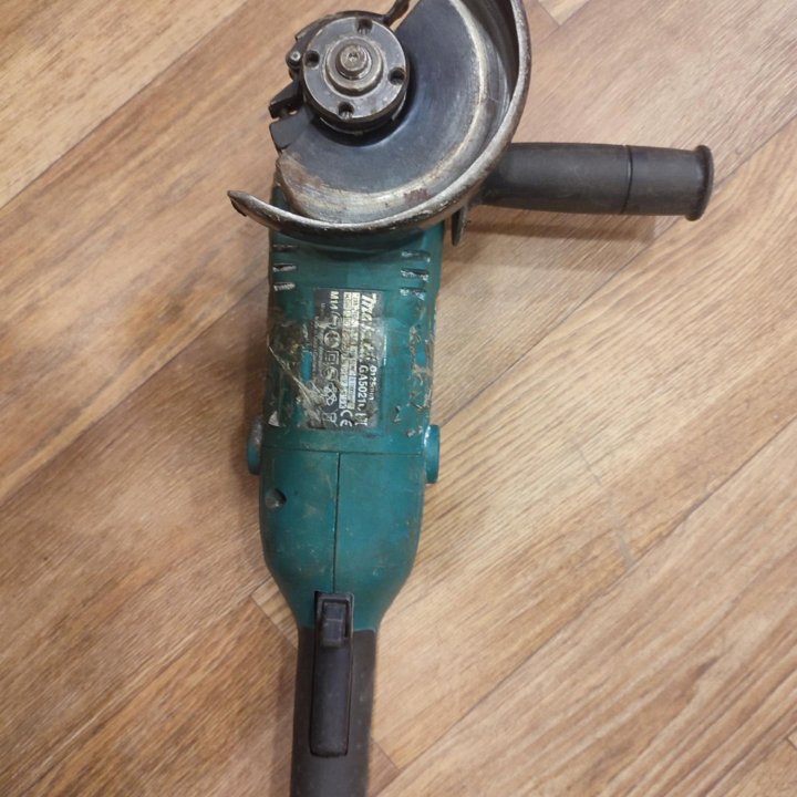 Угловая шлифмашина MAKITA GA5021C