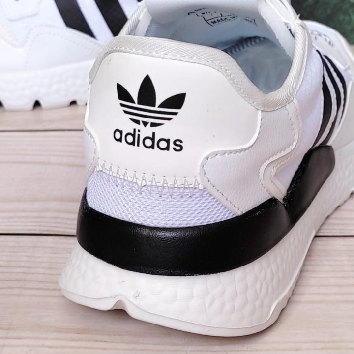 Кроссовки adidas